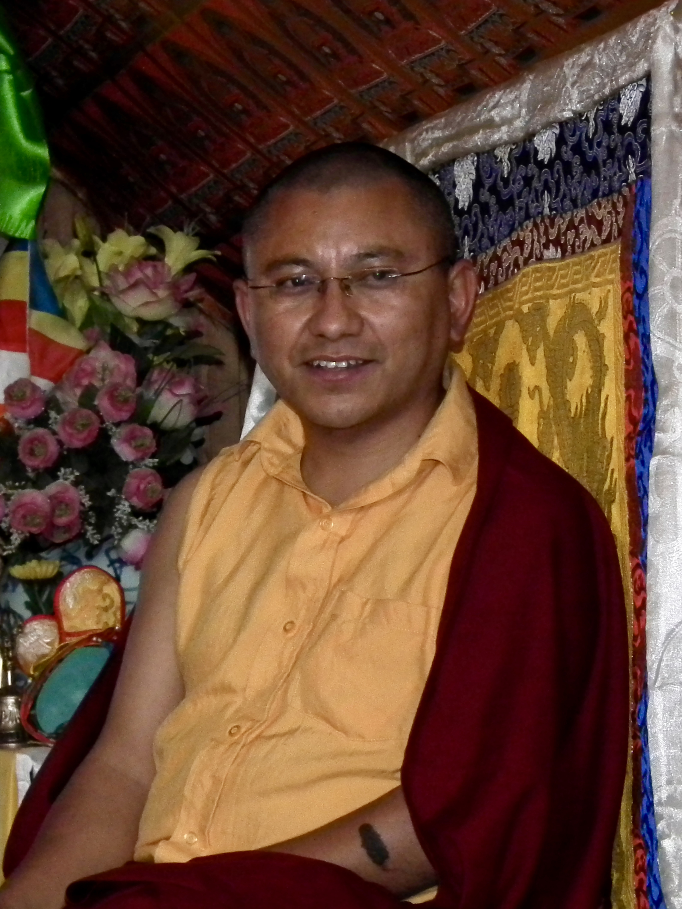Tiszteletreméltó IV. Bakula Rangdol Nima Rinpoche